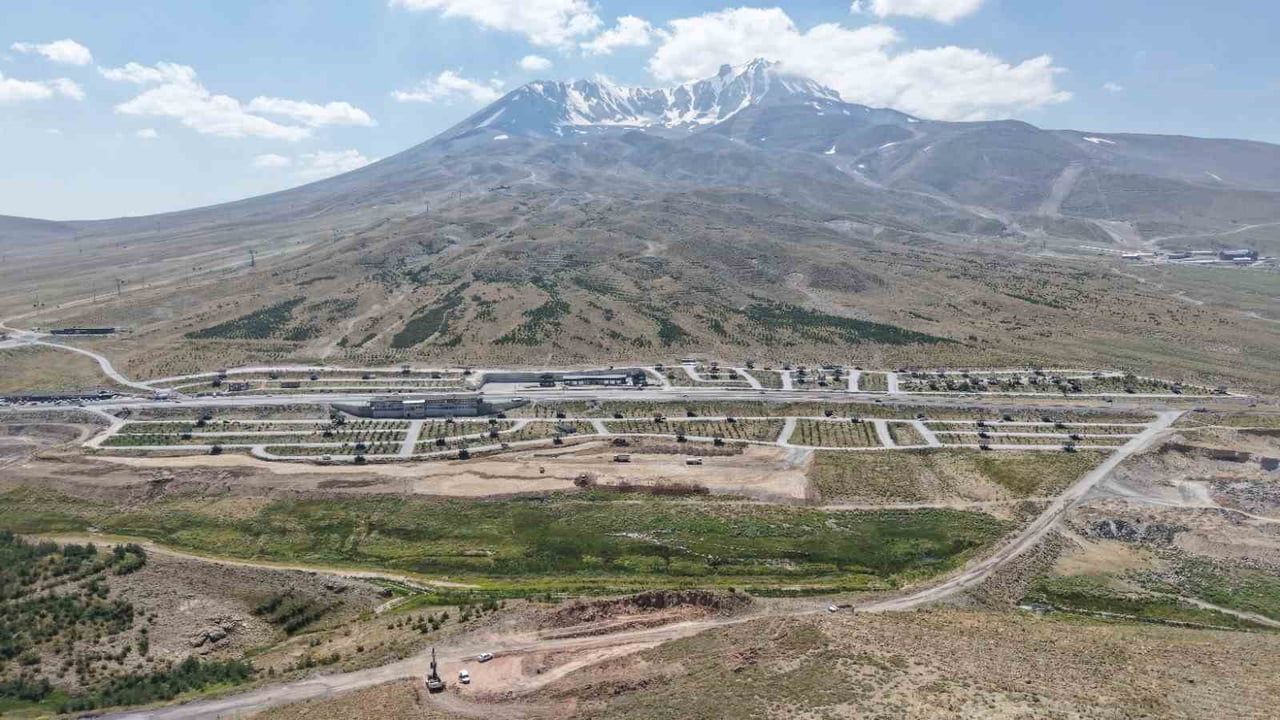 Kayseri Erciyes’te tesislerden cephelere kapsamlı yenileme