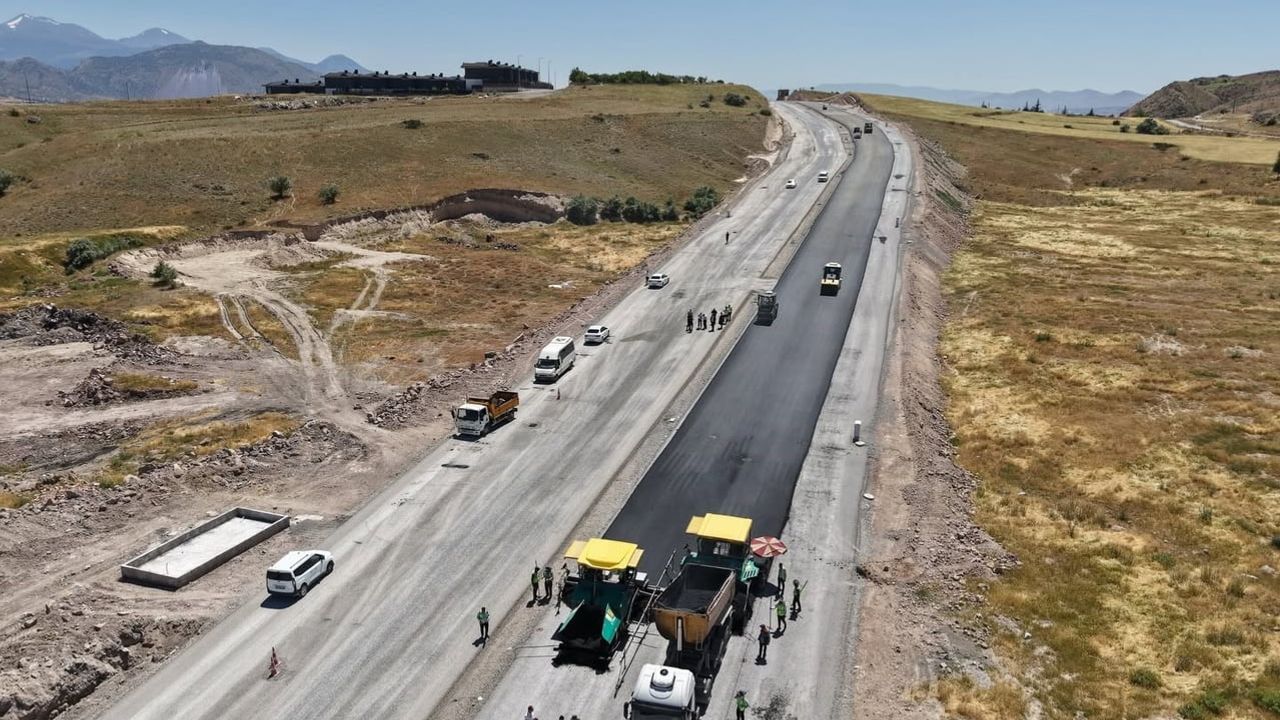 Kayseri yatırım seferberliğiyle ulaşımda yoğun tempoya girdi
