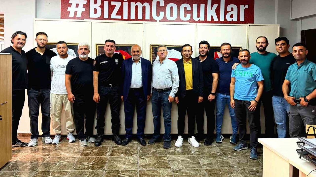 Kayserispor başkanından çevik kuvvete nezaket ziyareti