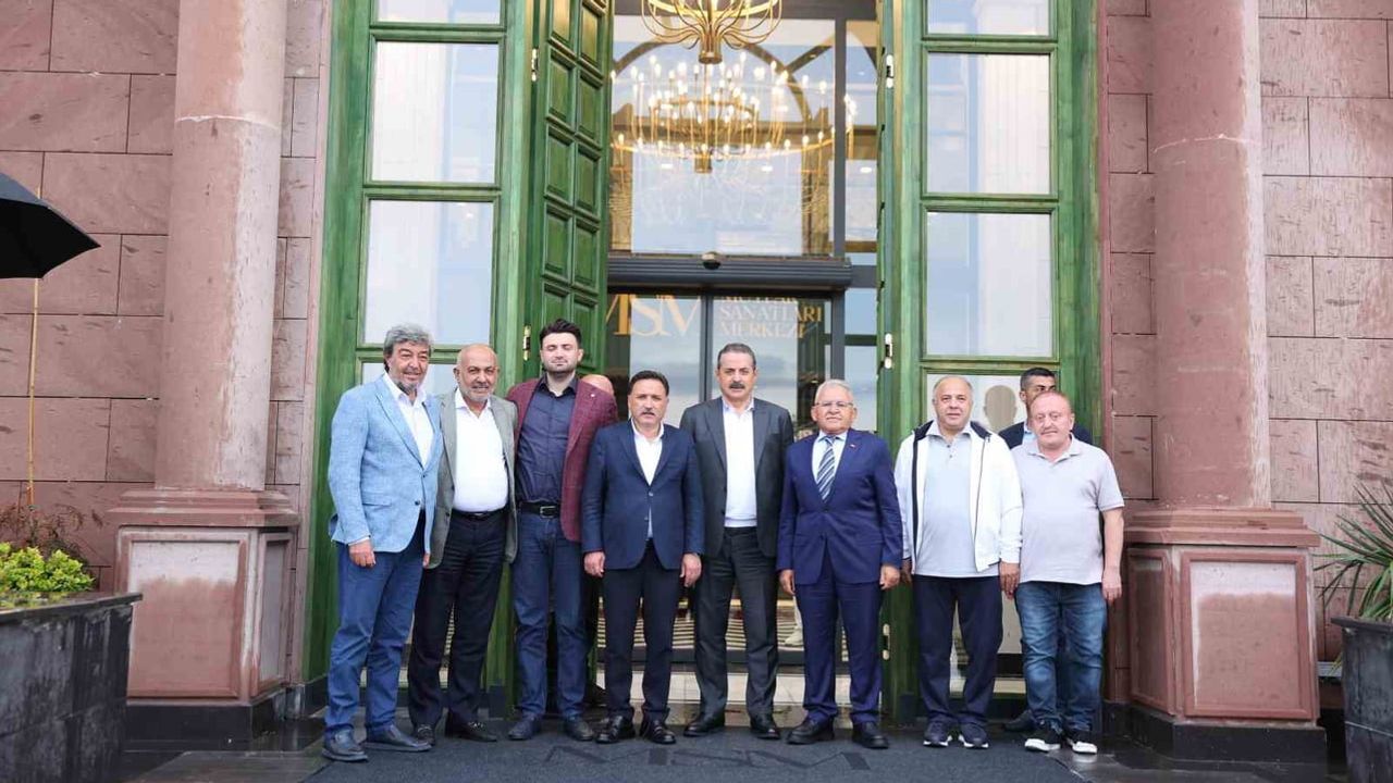 Kayserispor ev sahipliğinde Bursaspor yönetimiyle dost sohbeti