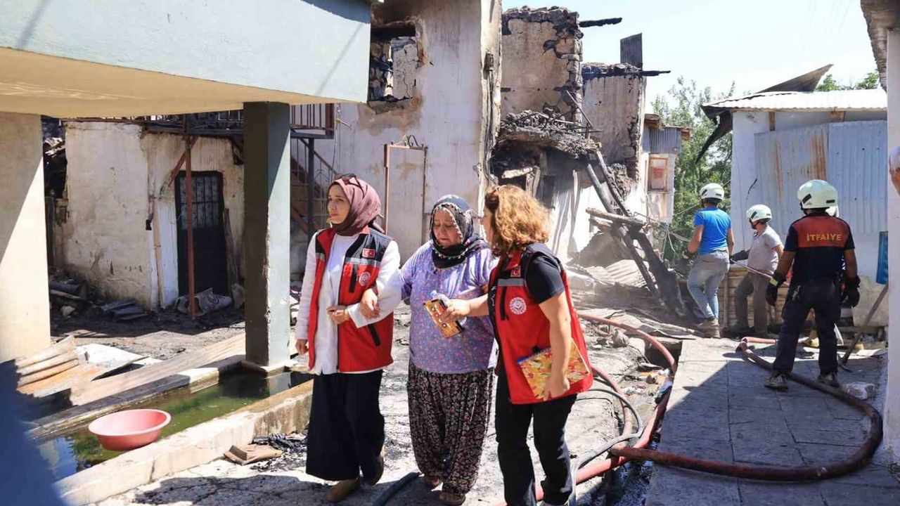 Kemaliye Kışlacık'ta yangın mağdurlarına psikososyal destek seferberliği