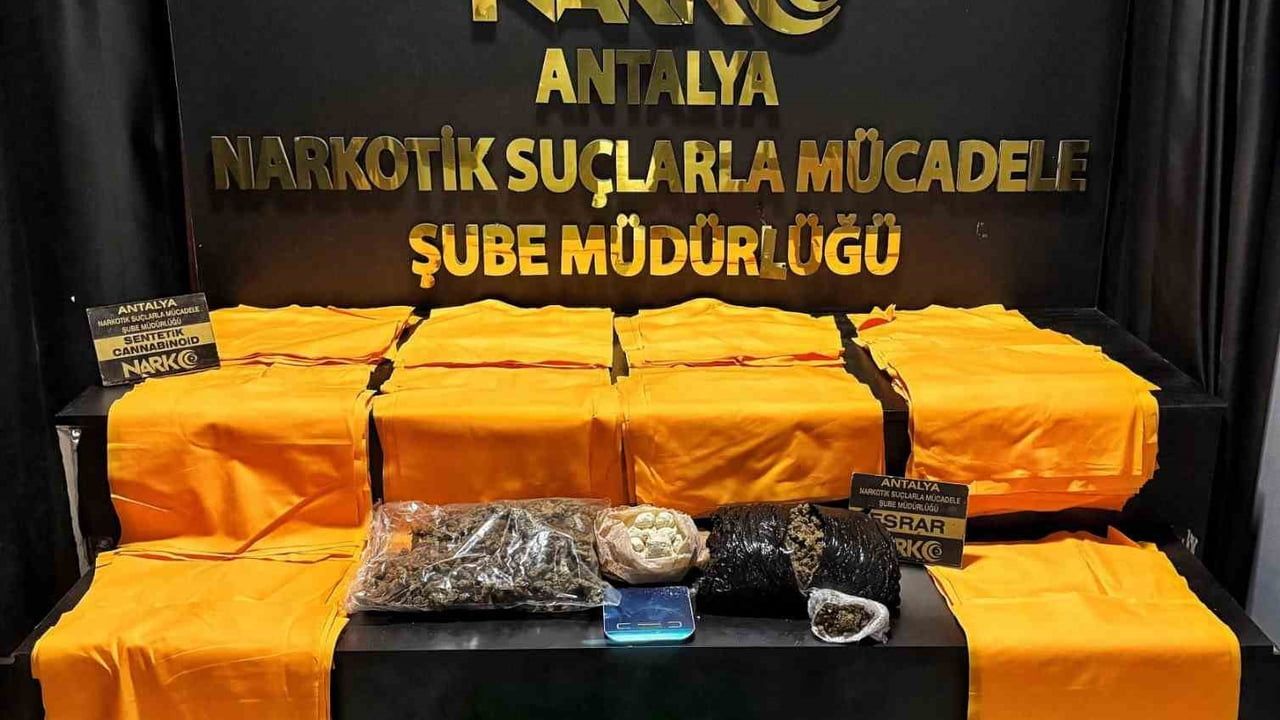 Kepez’de depo operasyonu: 1 milyon 209 bin kullanım ele geçirildi