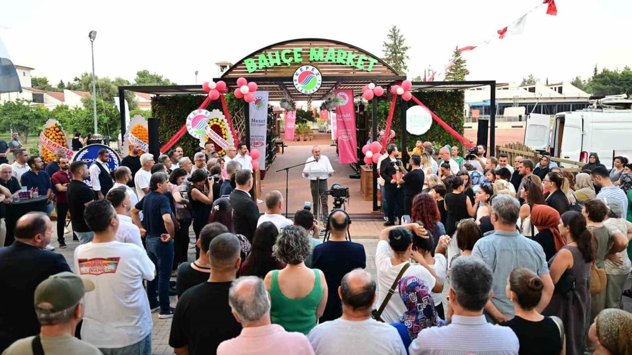Kepez'de Dokumapark'ta bahçe market açıldı: 260 bin fide kentle buluşuyor