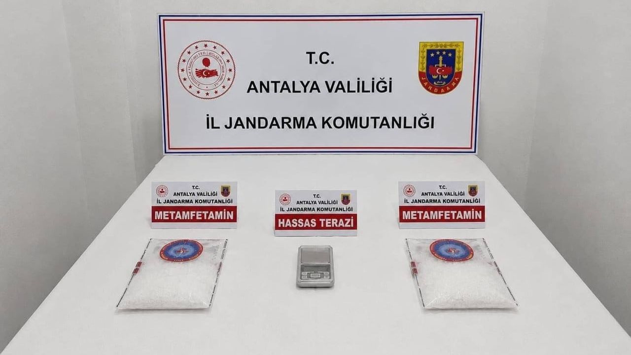 Kepez'de otel odasındaki uyuşturucu baskını iki kişinin tutuklanmasıyla sonuçlandı