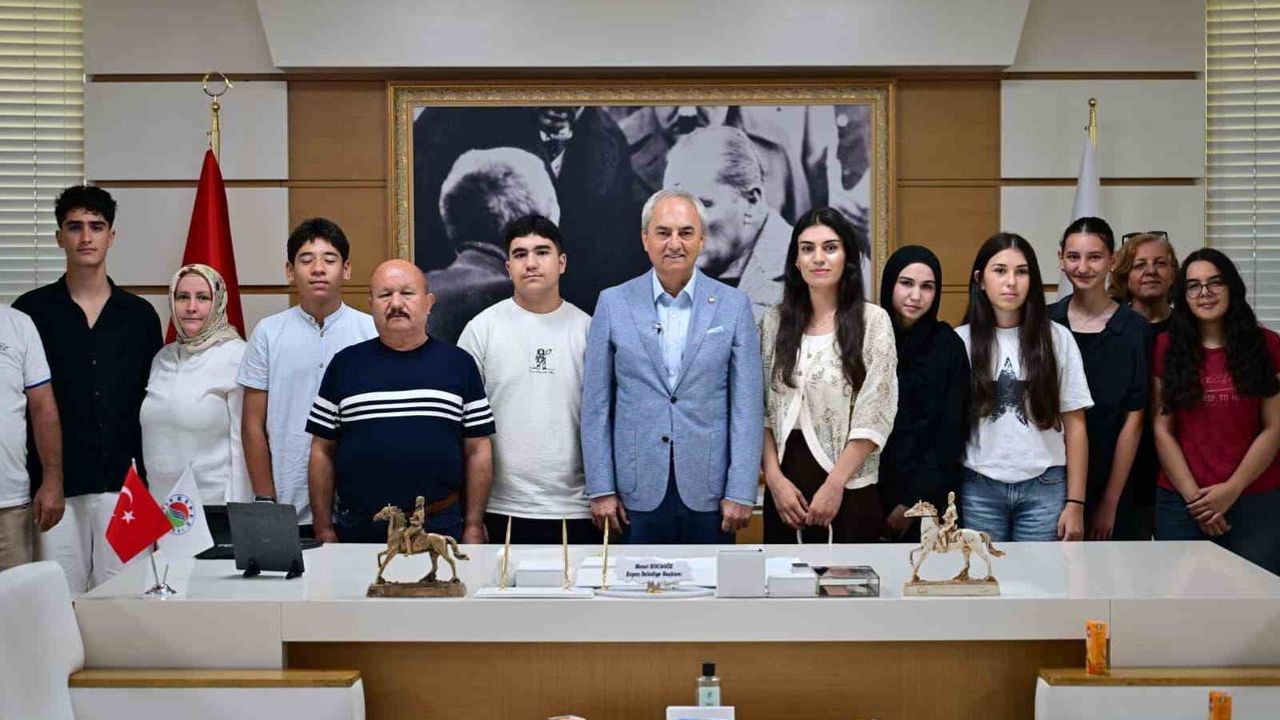 Kepez’in kurslarından LGS ve YKS’de dereceye giren öğrencilere burs müjdesi