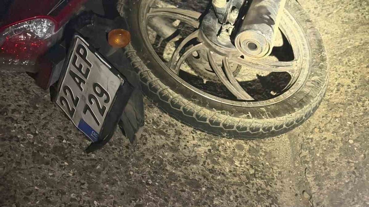 Keşan'da kontrolden çıkan motosiklet devrildi, sürücü yaralandı