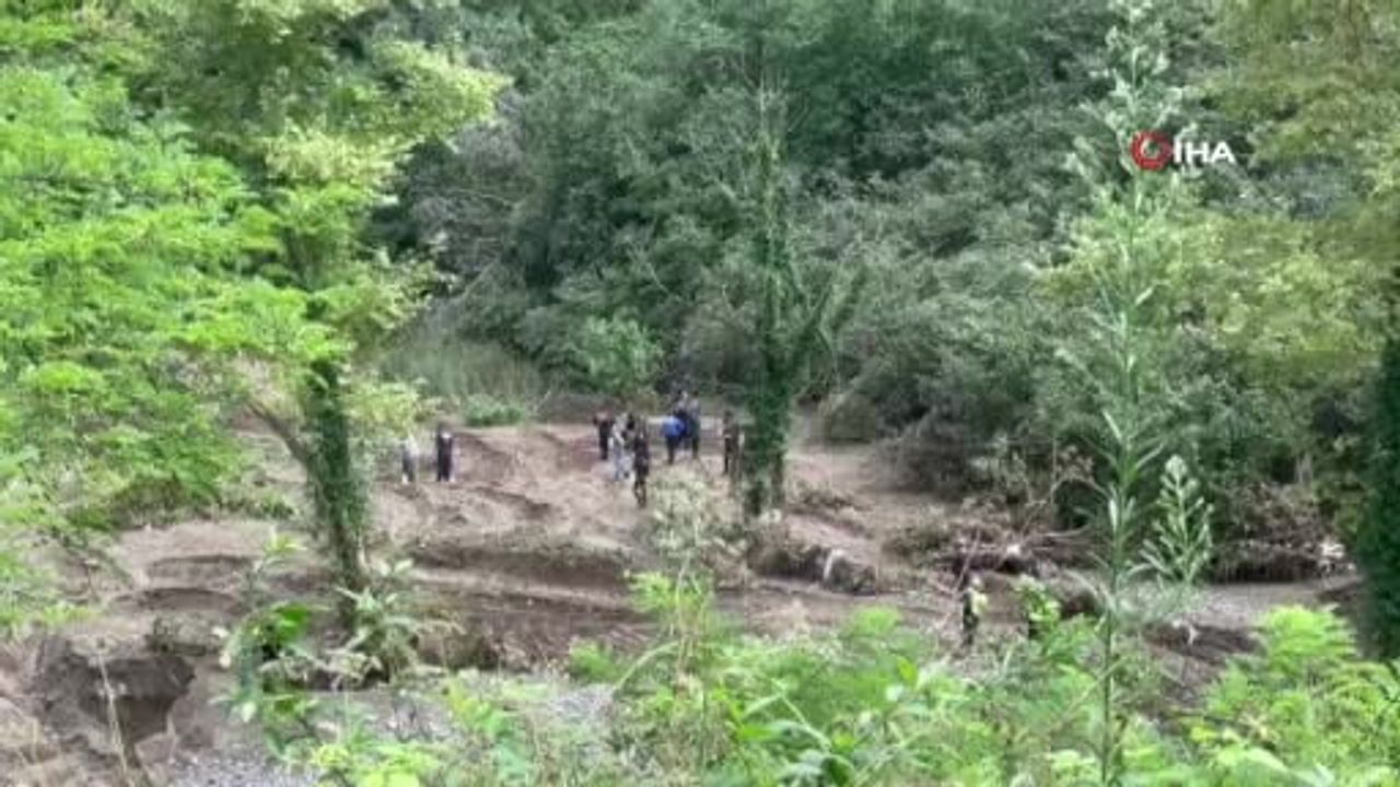 Keşap'ta selde kaybolan 16 yaşındaki Muhammed Abdullah Hakkıoğlu'nun cansız bedeni bulundu
