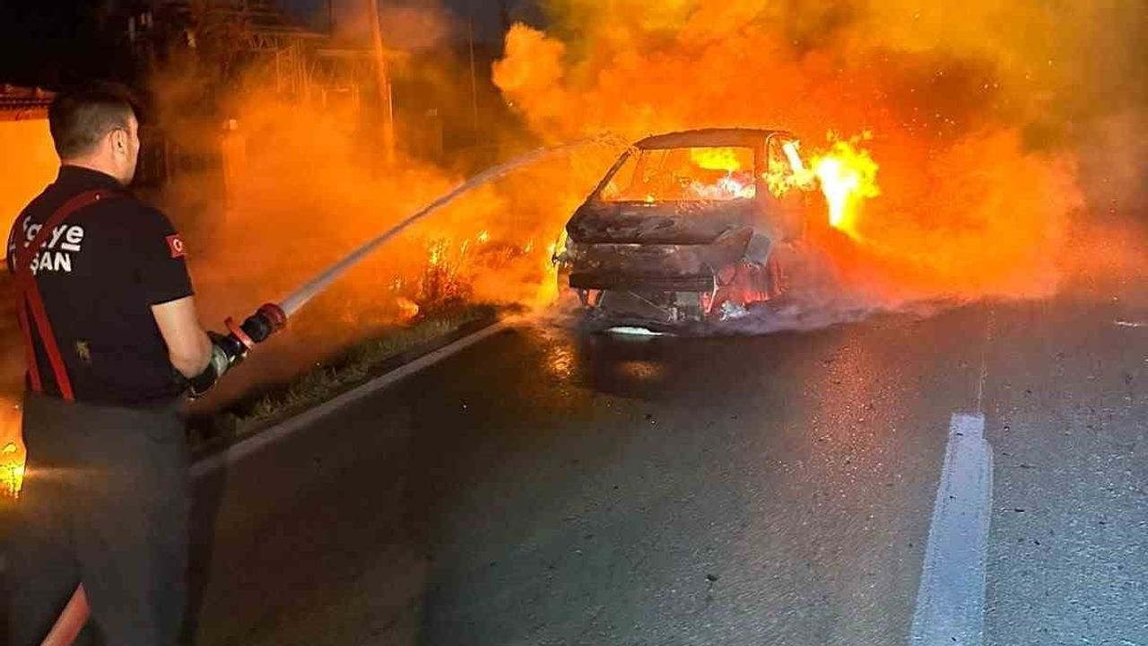 Kılıçköy'de seyir halindeyken alev alan otomobil kullanılamaz duruma düştü