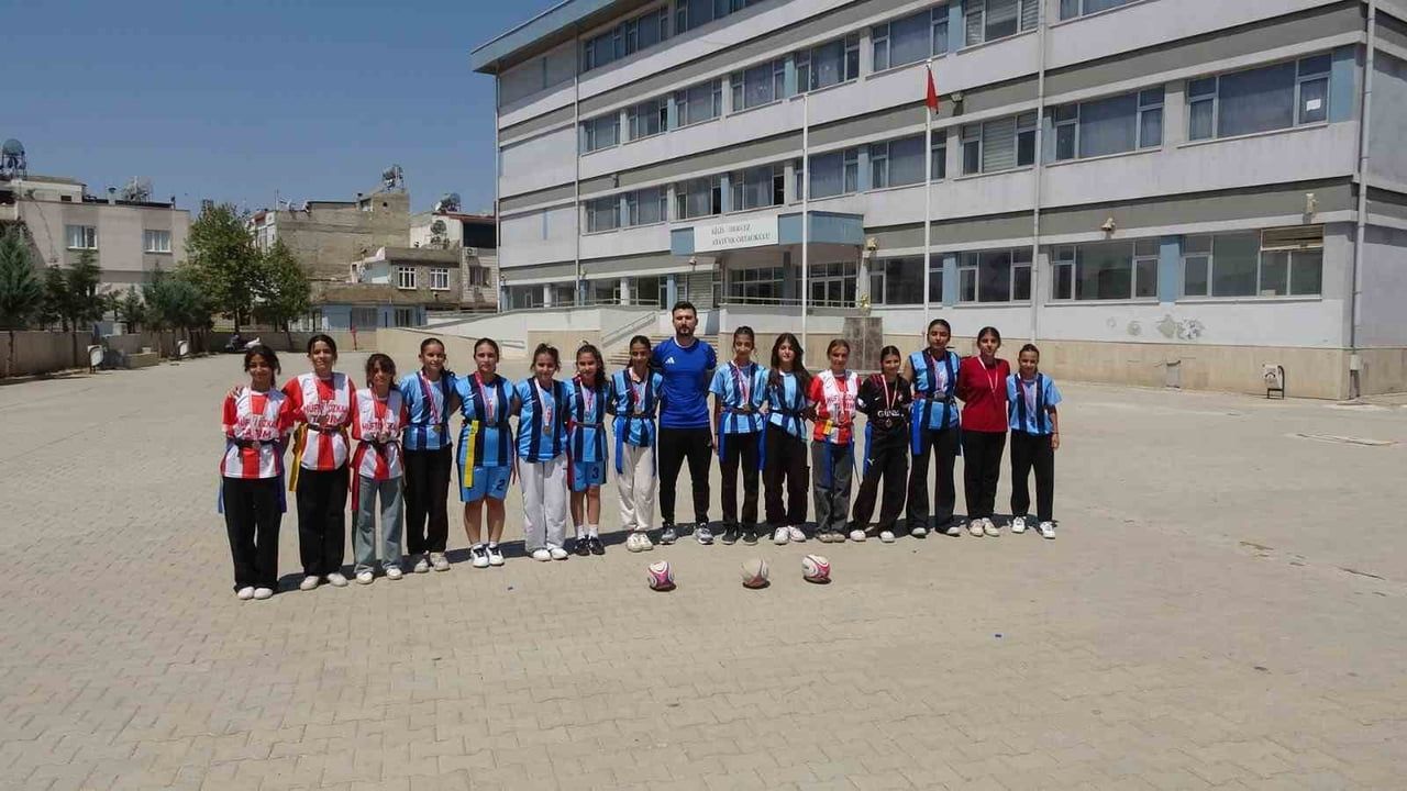 Kilisli öğrenciler iki yılda ragbide ülke ikincisi oldu