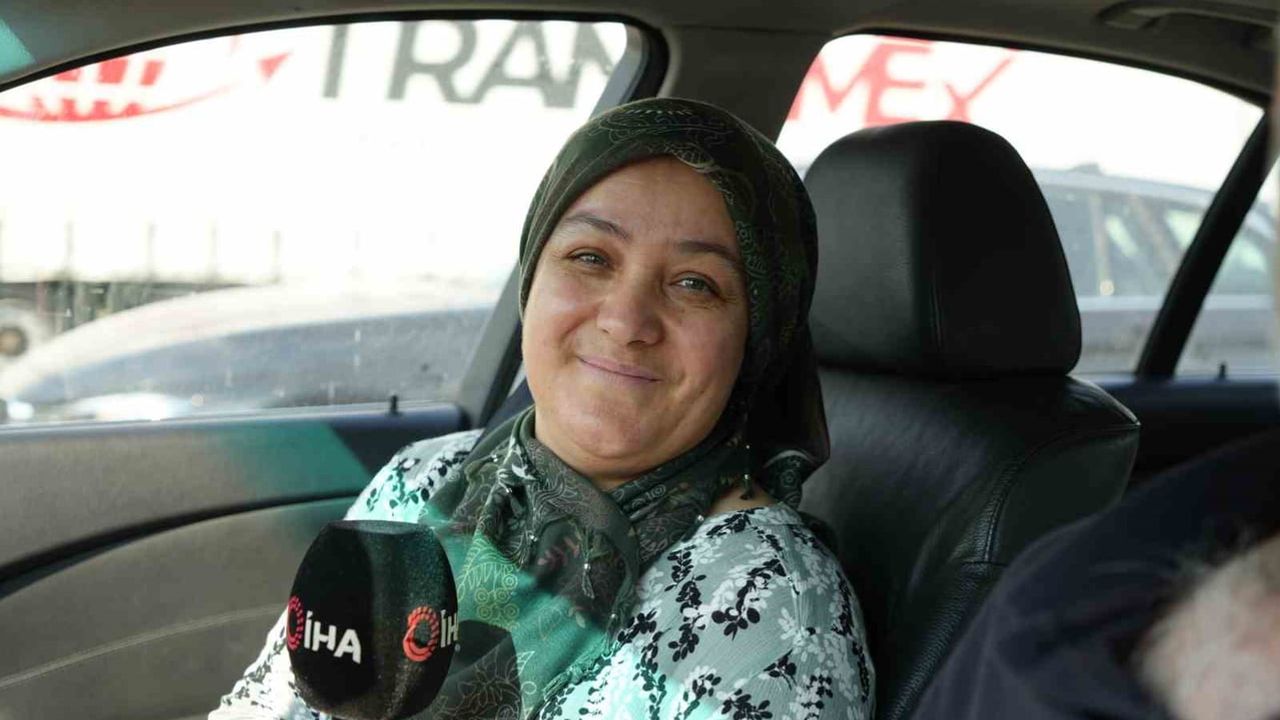 Kilometrelerce araçla gurbetçilerin dönüşü Kapıkule'de uzun kuyruklar