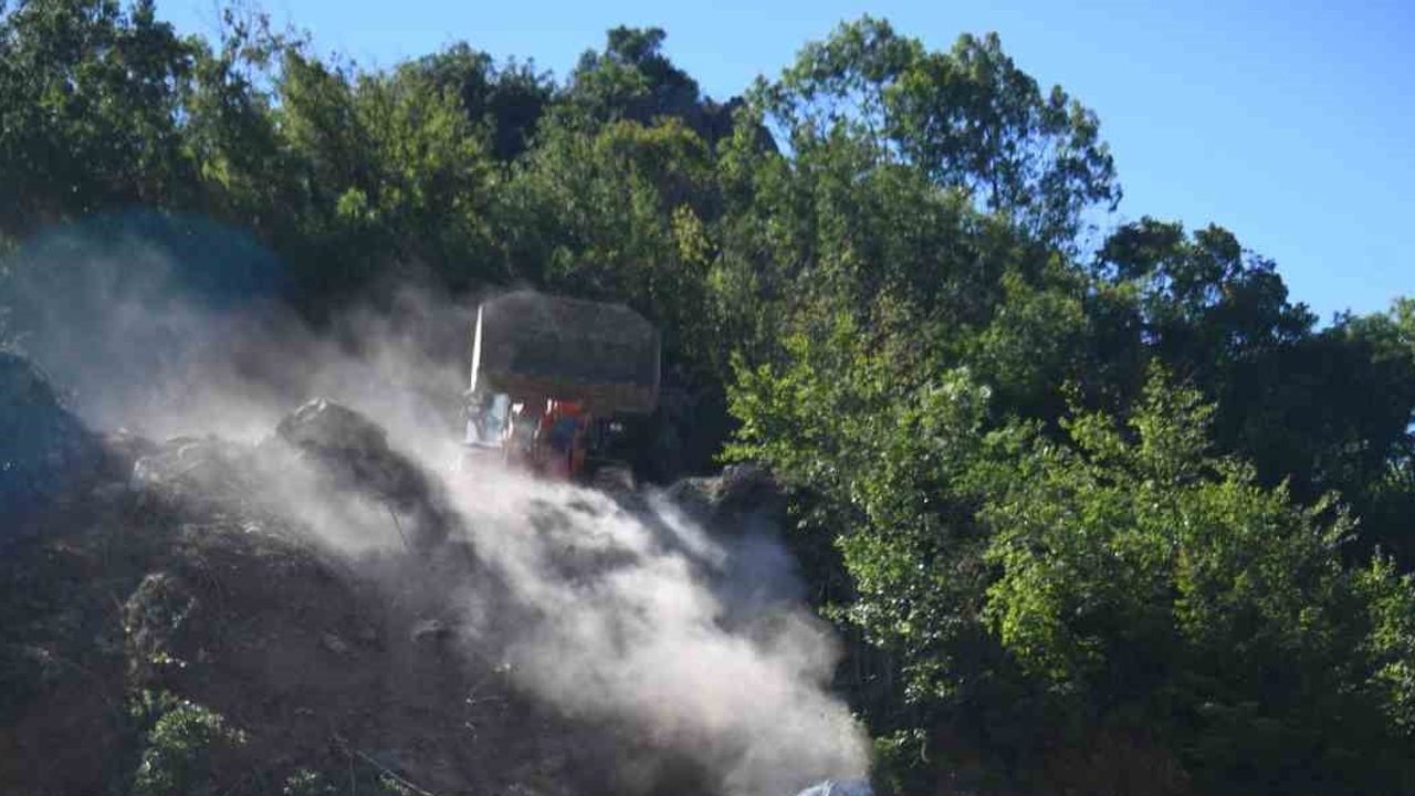 kilometrelerce taşınan kayalarla sel hasarı onarılıyor