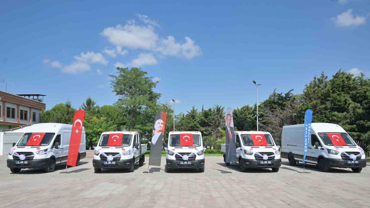 Kiralama dönemi daralıyor: Esenyurt belediyesi filosuna 50 araç daha kattı
