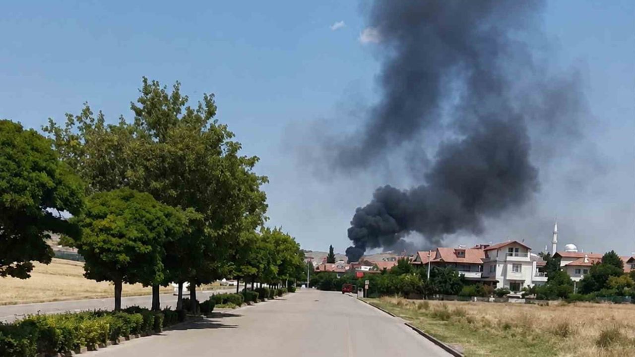 Kırıkkale'de dubleks inşaatında çatı alev aldı, itfaiye büyümeden müdahale etti