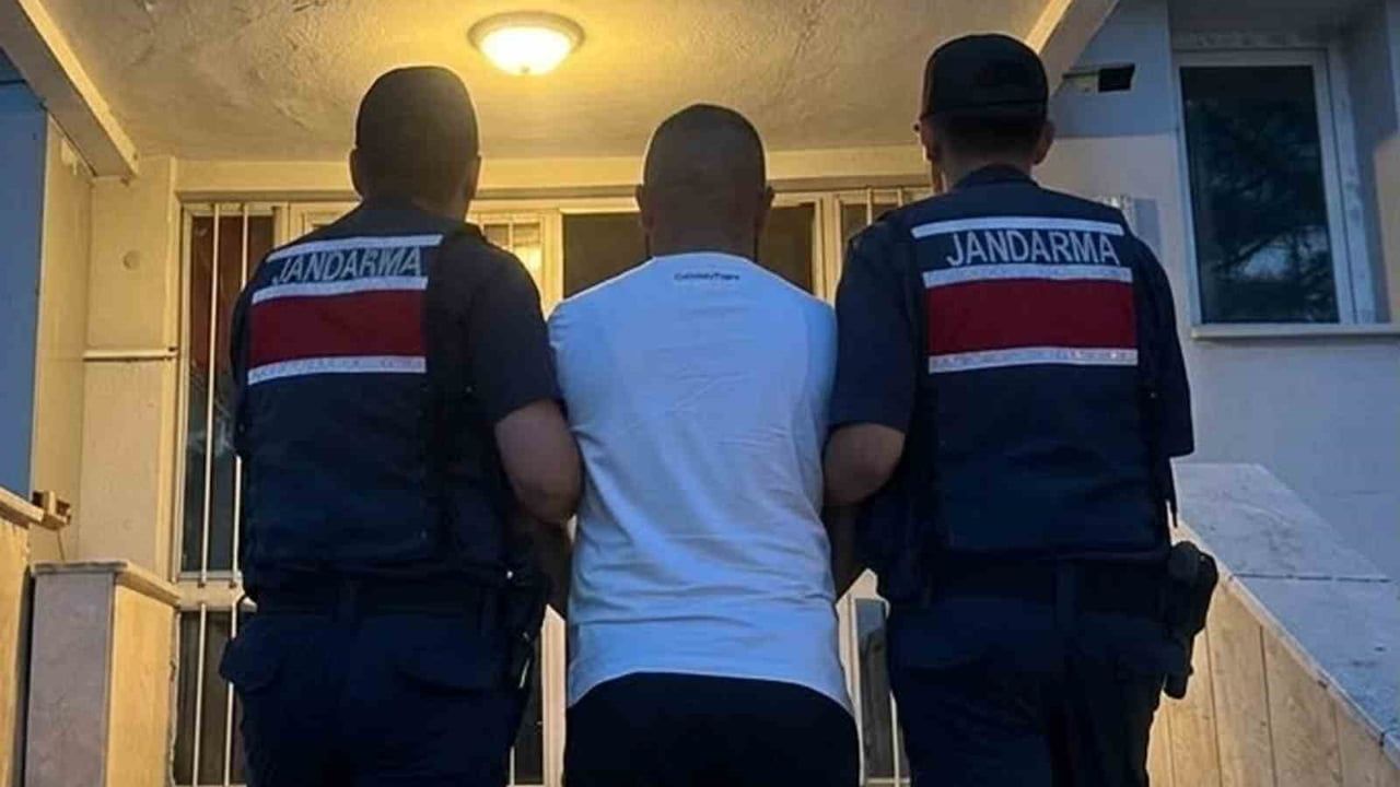 Kırıkkale’de yürütülen operasyonda hakkında kesinleşmiş cezaları olan iki hükümlü tutuklandı