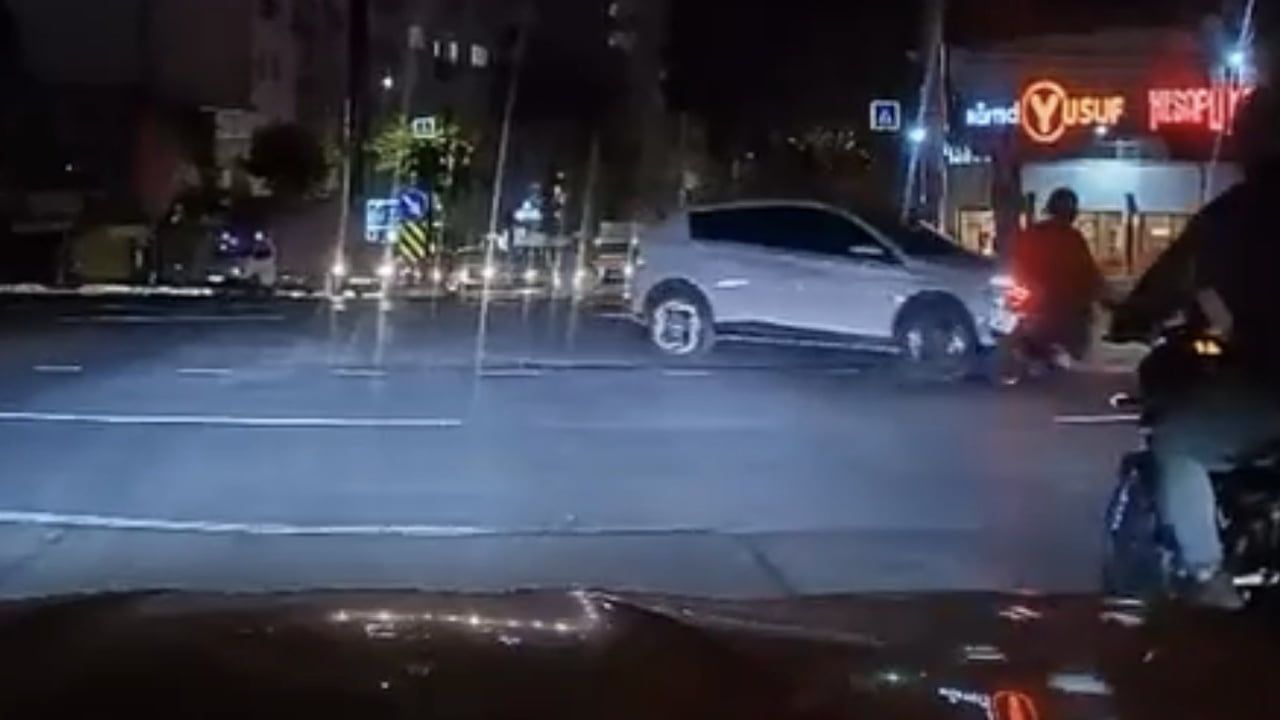 Kırmızı ışık iddiası Bursa'da motosiklet sürücüsünün yaralanmasına yol açtı