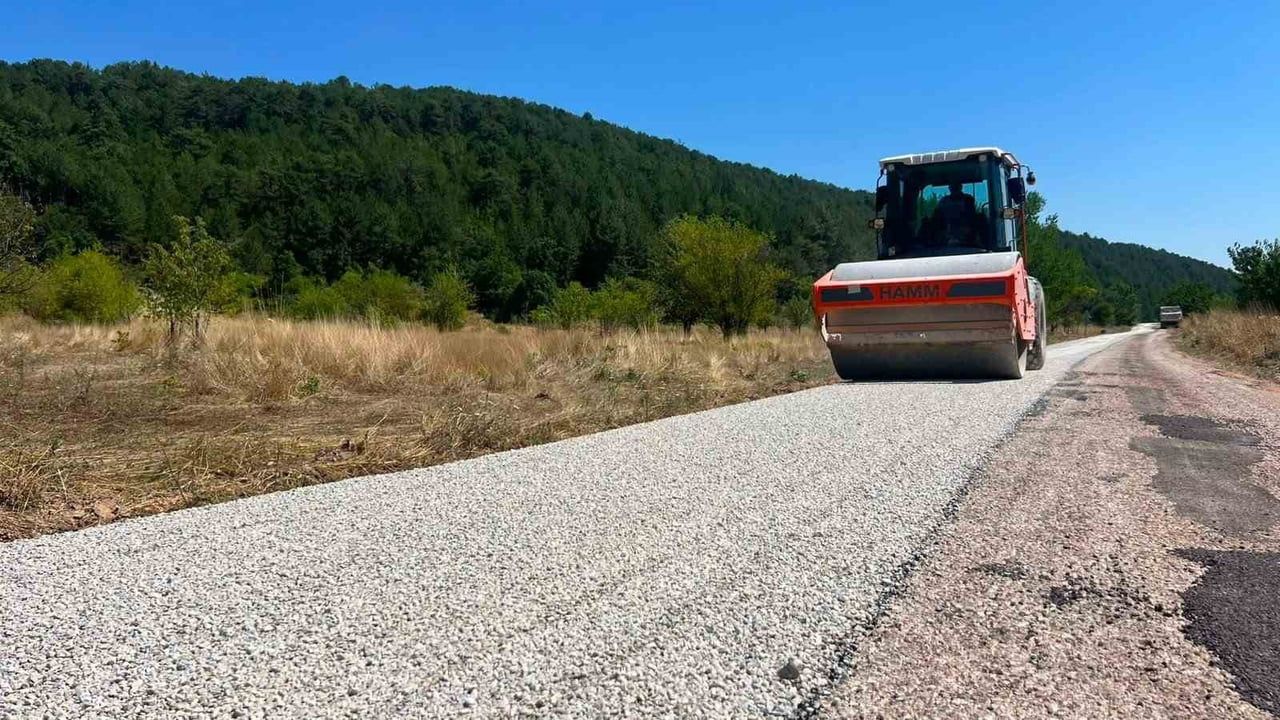 Kırsal ulaşımda büyük adım: Keles yolları genişletiliyor