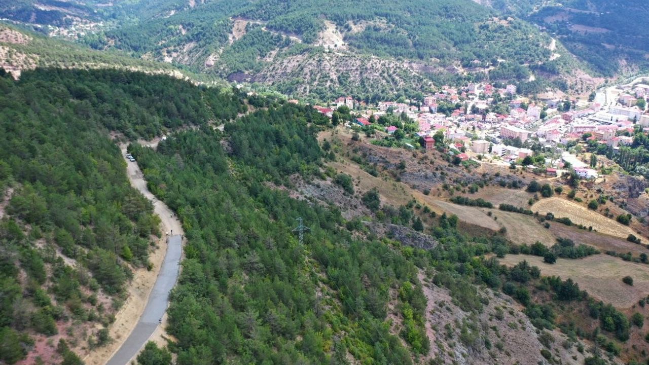 Kırsala betonla güvenlik ve konfor götürülüyor