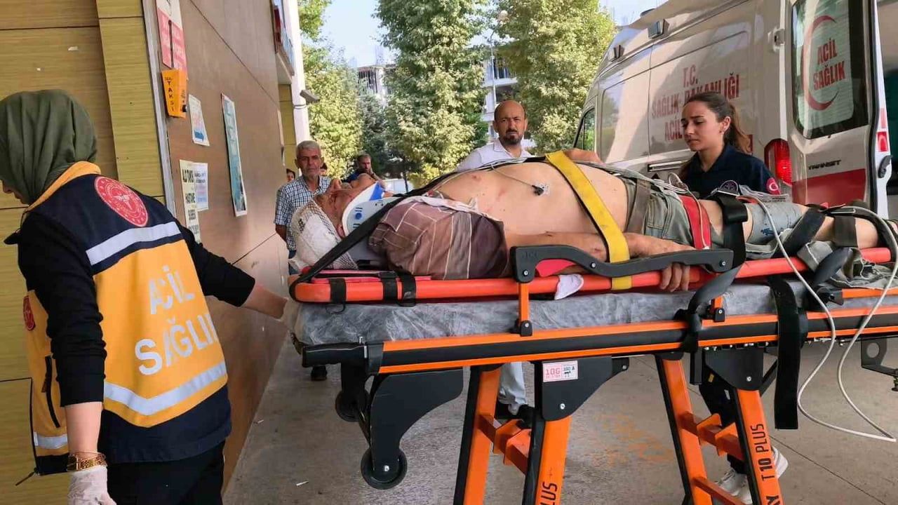 Kırsalda traktör kazası: 50 metrelik uçuruma yuvarlanan sürücü ağır yaralandı