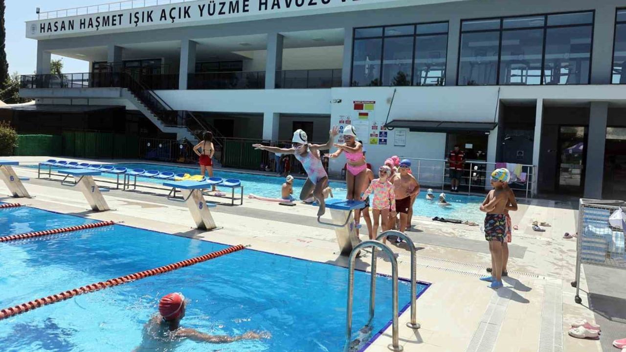 Kırsaldan gelen çocuklar yüzme ile yeni dünyalar keşfediyor