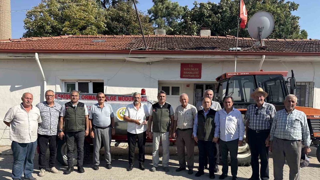 Kızılinler'de 52 traktörle örnek yangın nöbetine plaket