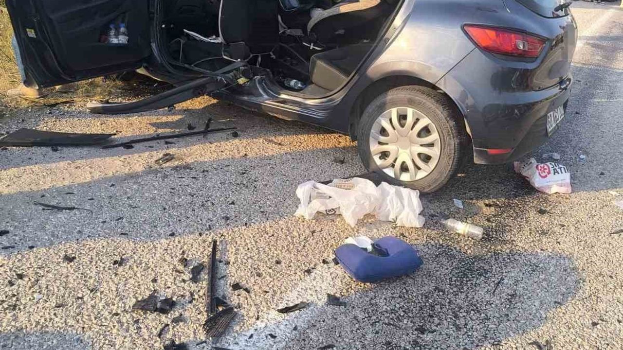 kızılırmak-iskilip yolunda çarpışma: 1 kişi yaşamını yitirdi, 6 kişi yaralandı