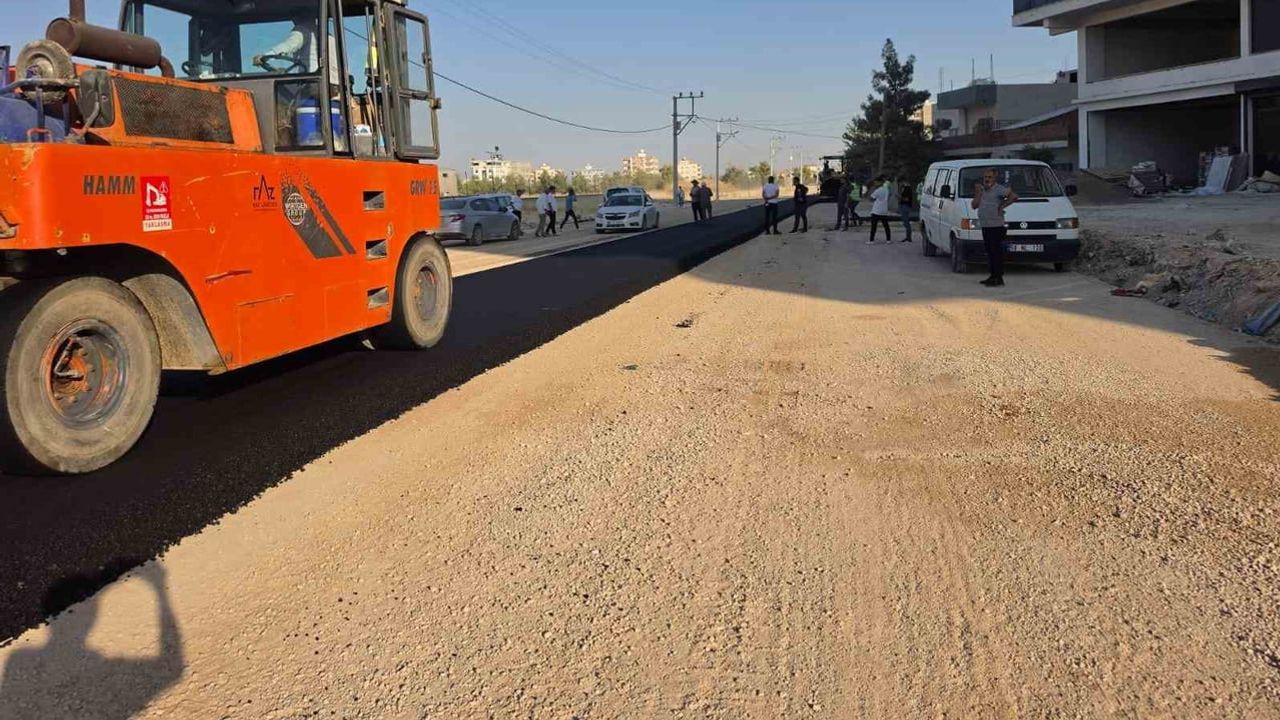 Kızıltepe'de Erikli Caddesi'nde yol ve asfalt düzenlemesi