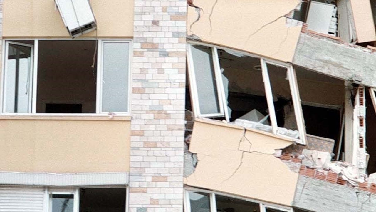 Kocaeli'nin deprem direncini güçlendiren zemin bankası 41 bin veriyi dijitalleştirdi