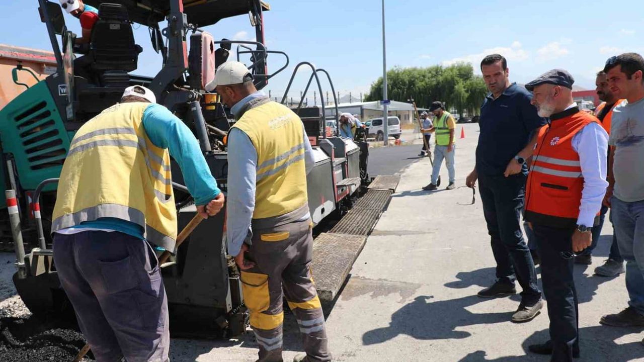 Kocasinan'da 3105. Cadde asfaltlanıyor: sanayiye erişim kolaylaşıyor