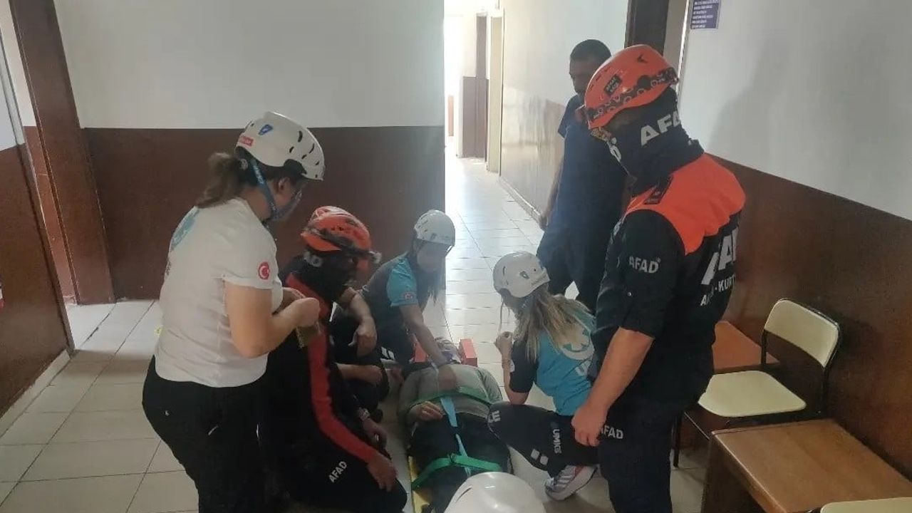 Kofçaz kaymakamlığında senaryolu tatbikat: tahliye ve yangın müdahalesi test edildi