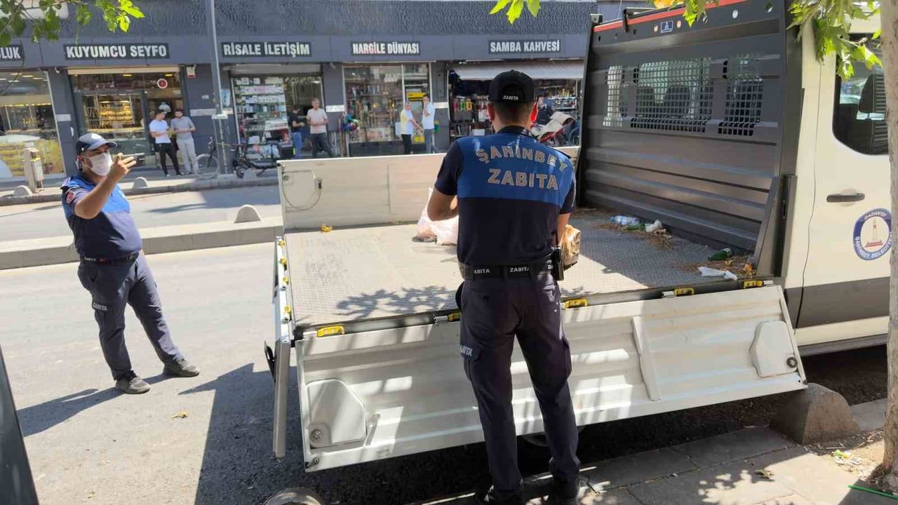 Kontrollerde 703 kilogram uygunsuz et, tavuk ve sakatat imha edildi