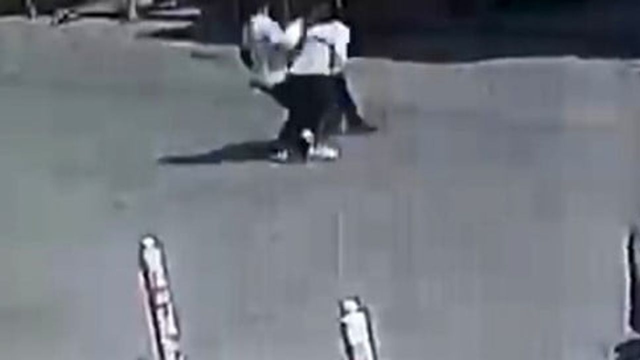 Konya'da alacak verecek kavgası kameraya yansıdı: bir kişi yaralandı