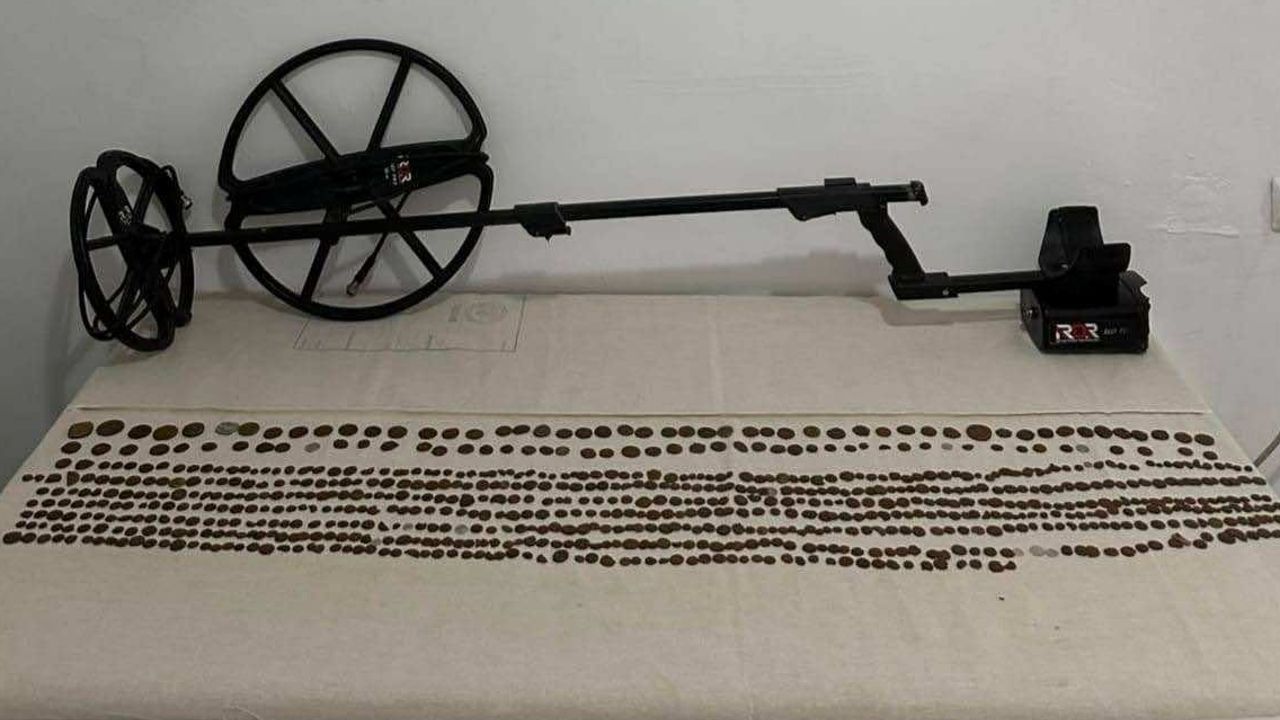Konya'da jandarmanın baskınında 764 tarihi sikke bulundu