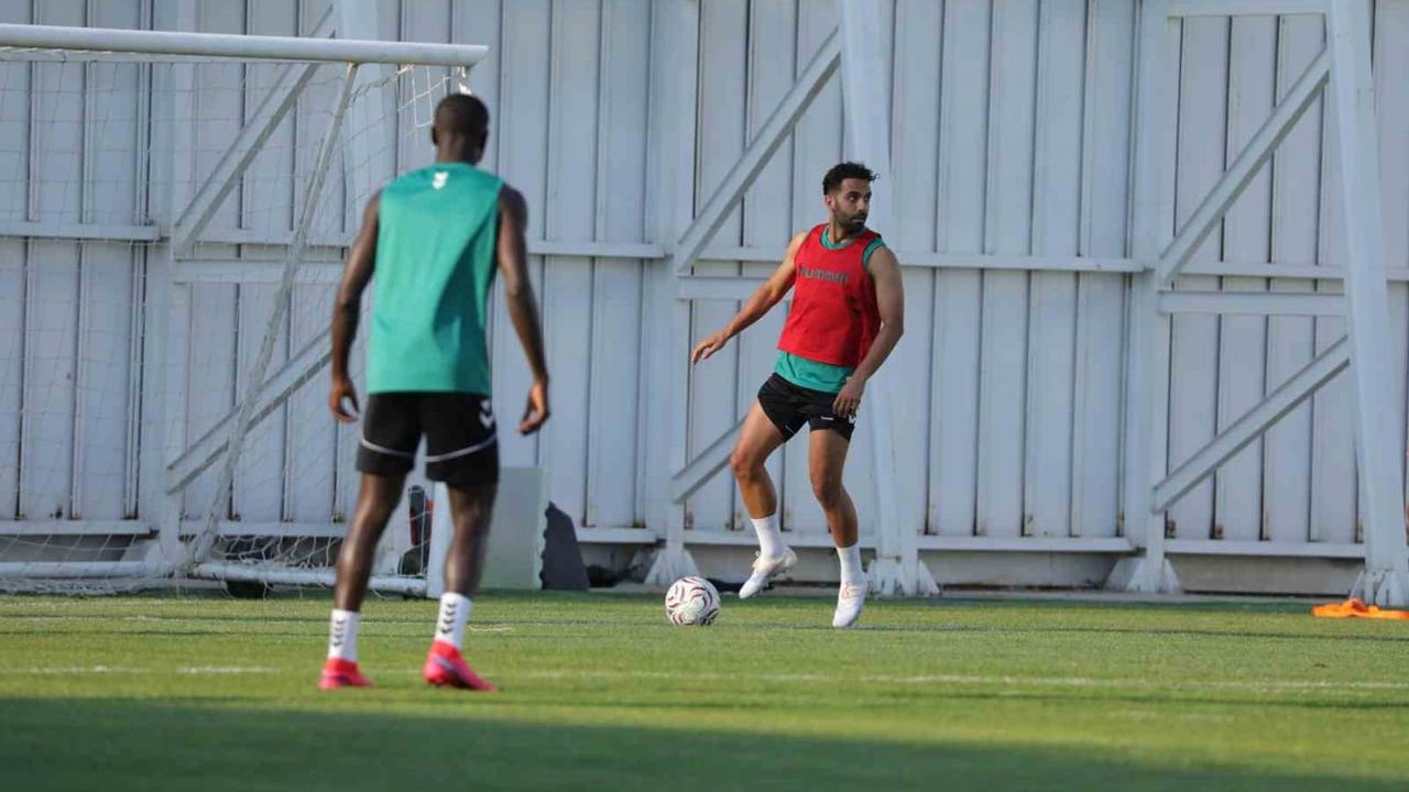 Konyaspor Çaykur Rizespor maçına taktik ağırlıklı hazırlanıyor