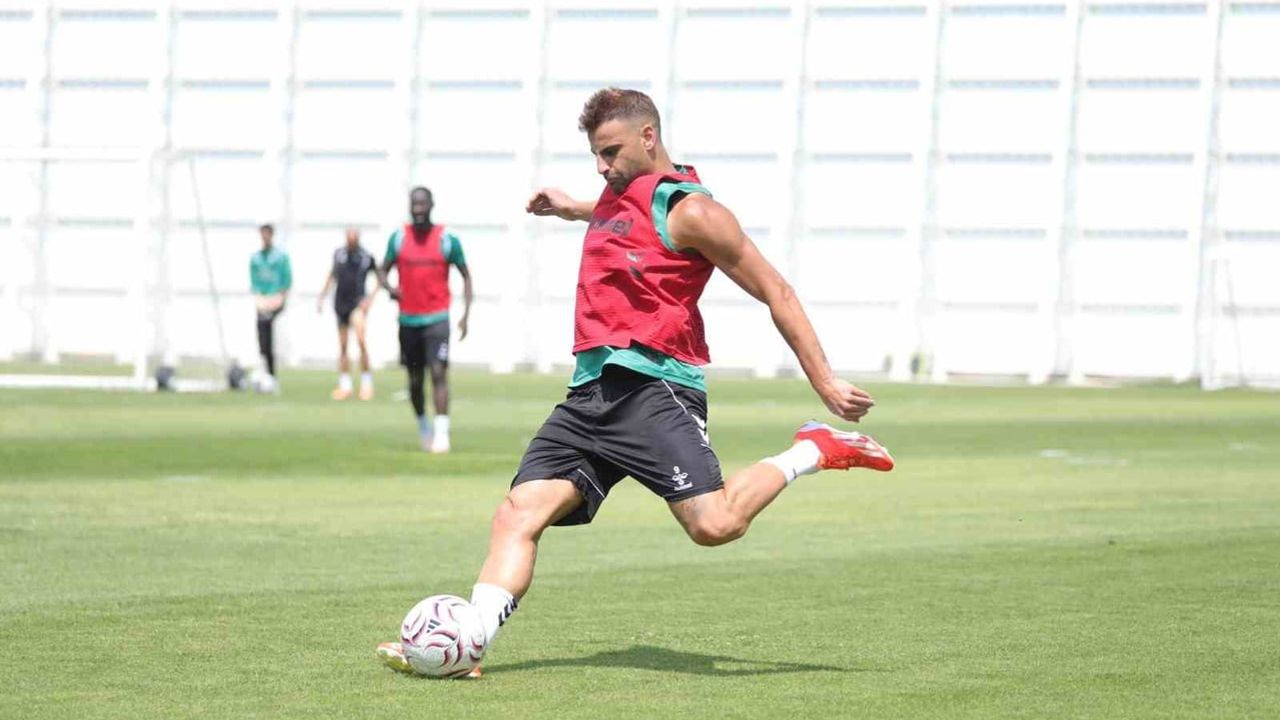 Konyaspor Fenerbahçe öncesi temposunu artırdı