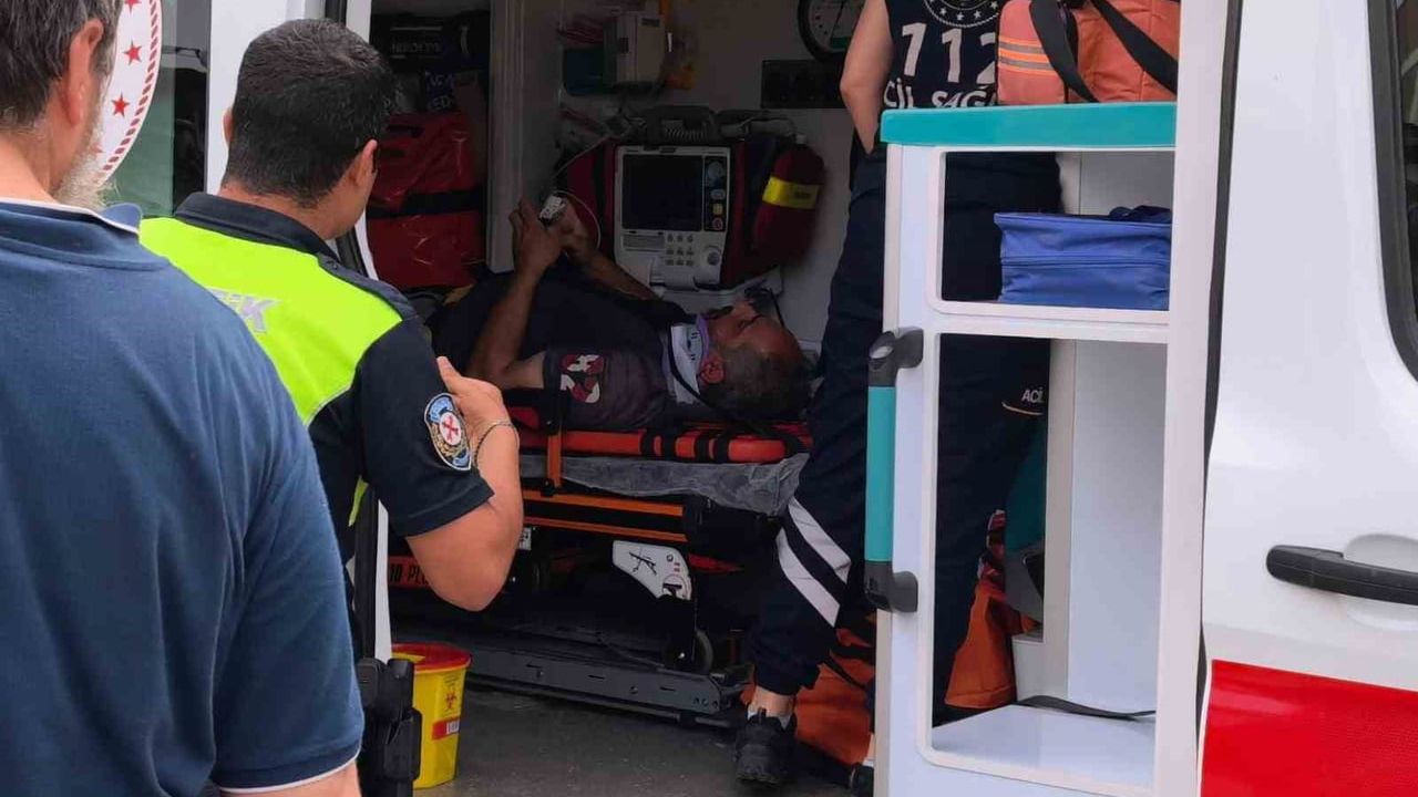 Köpeğe çarpmamak için manevra yapan sürücü motosikletiyle devrildi