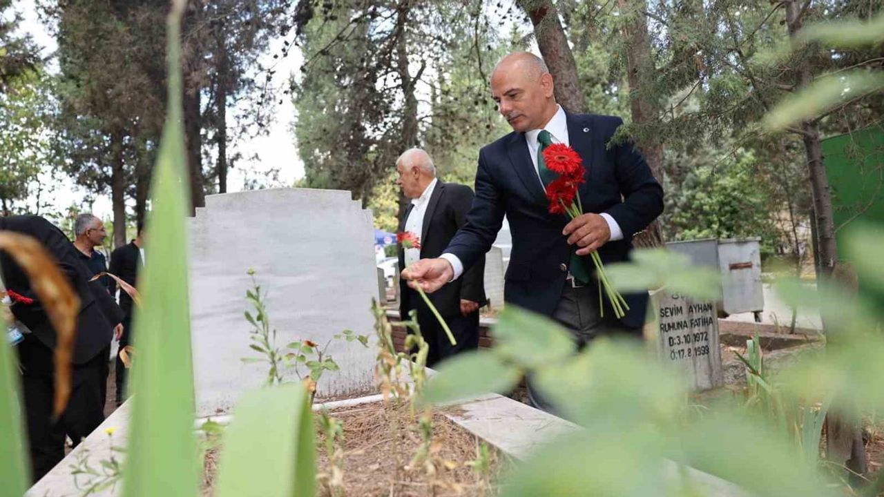 Körfez’de deprem şehitleri dualarla anıldı