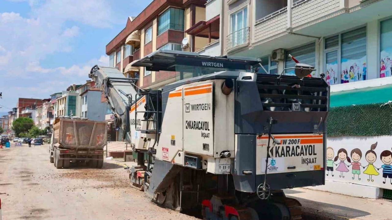 Körfez'de Mehmet Akif Ersoy caddesi modern görünüme hazırlanıyor