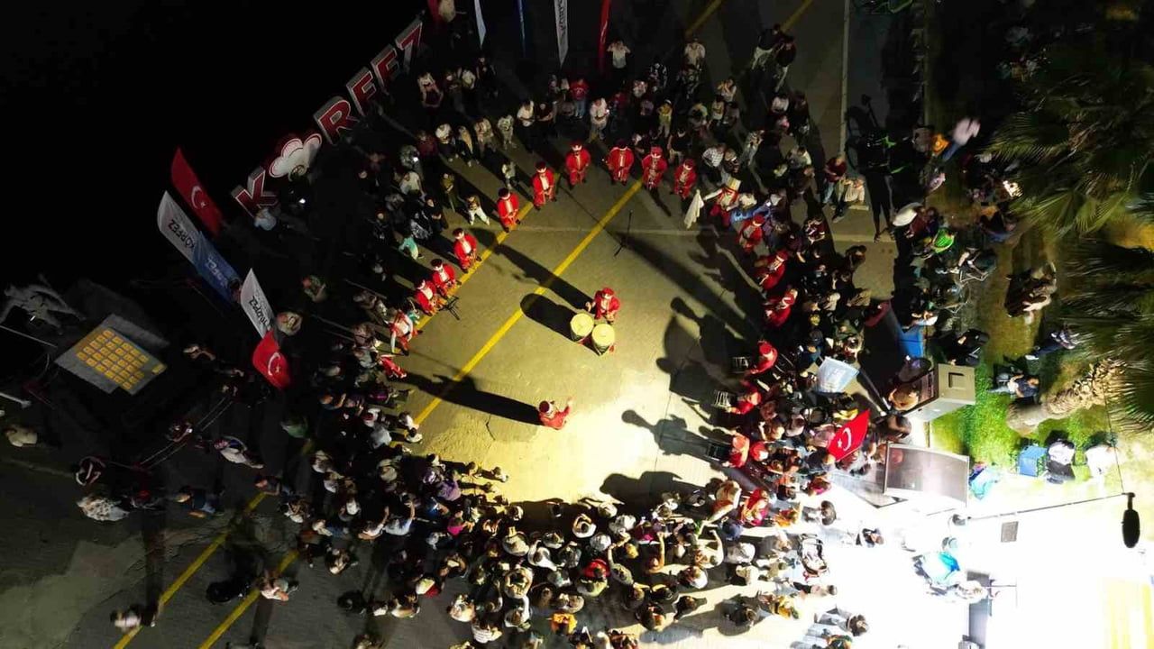 Körfez’de yaz akşamları mehteran ezgileri ve açık hava sinemasıyla canlandı