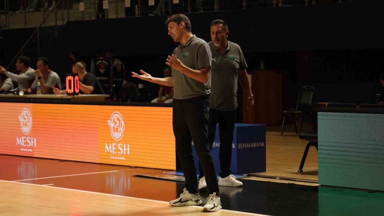 Körfez İzmit'te Fenerbahçe'yi 82-70 mağlup etti
