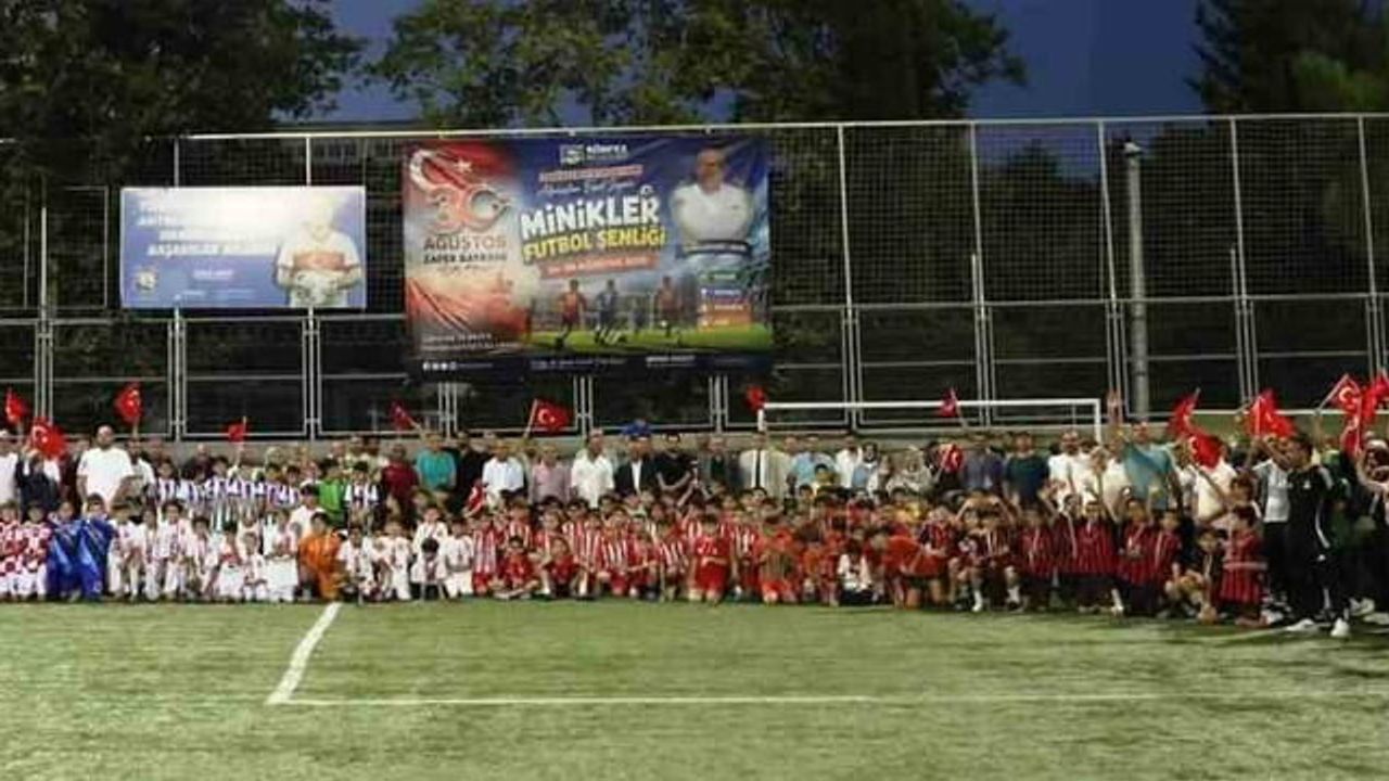 körfezde futbol şenliği: kupalar, madalyalar ve anma
