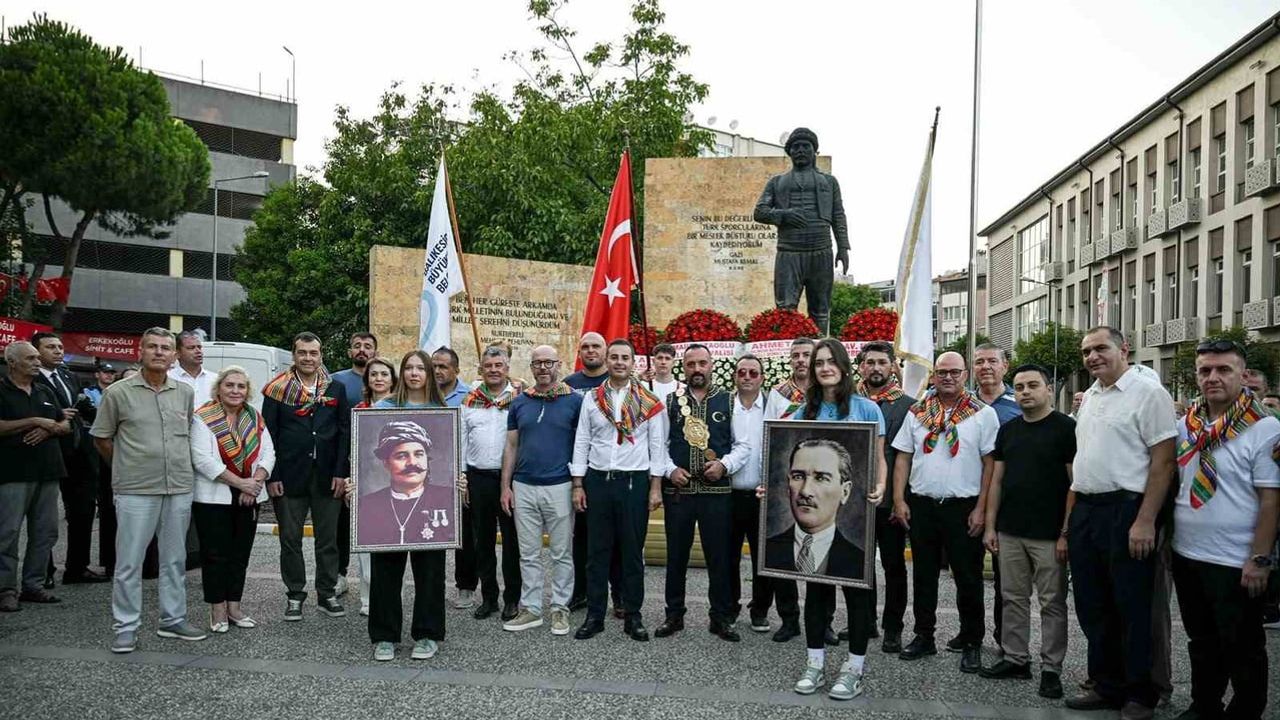 Kortejle anılan kurtdereli güreşleri ilk gününü törenle tamamladı