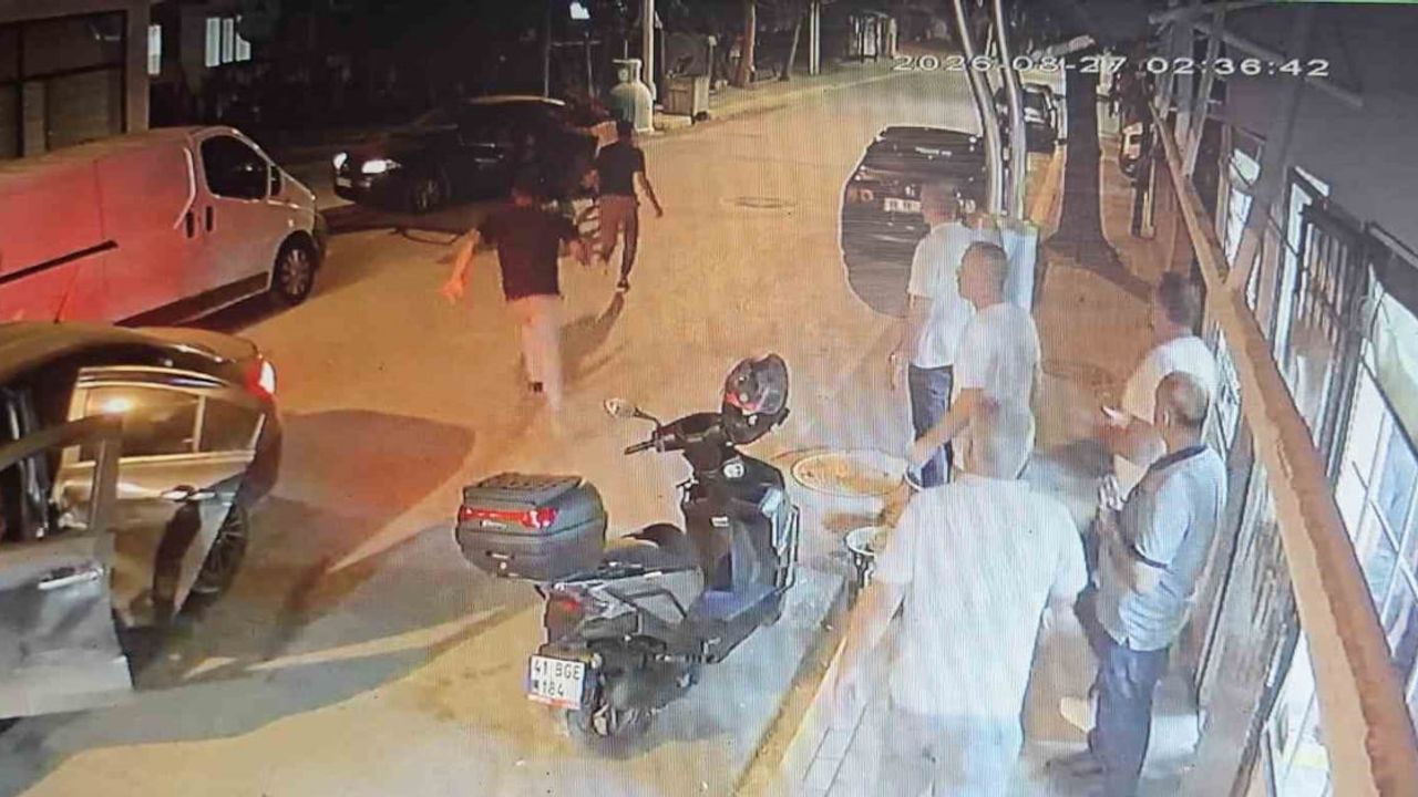 Kovalamaca sonrası Derince’de bıçaklı ve sopalı kavga kameralarda