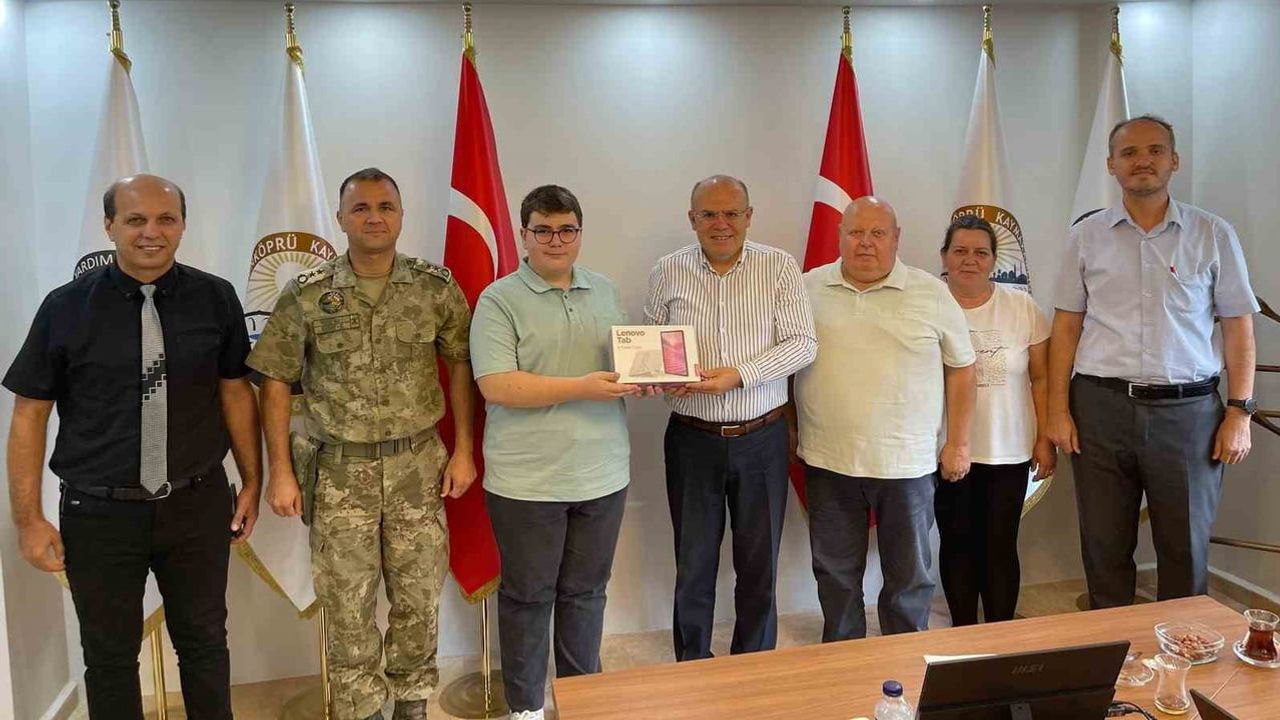 Köy okulundan fen lisesine uzanan başarıya tablet ödülü