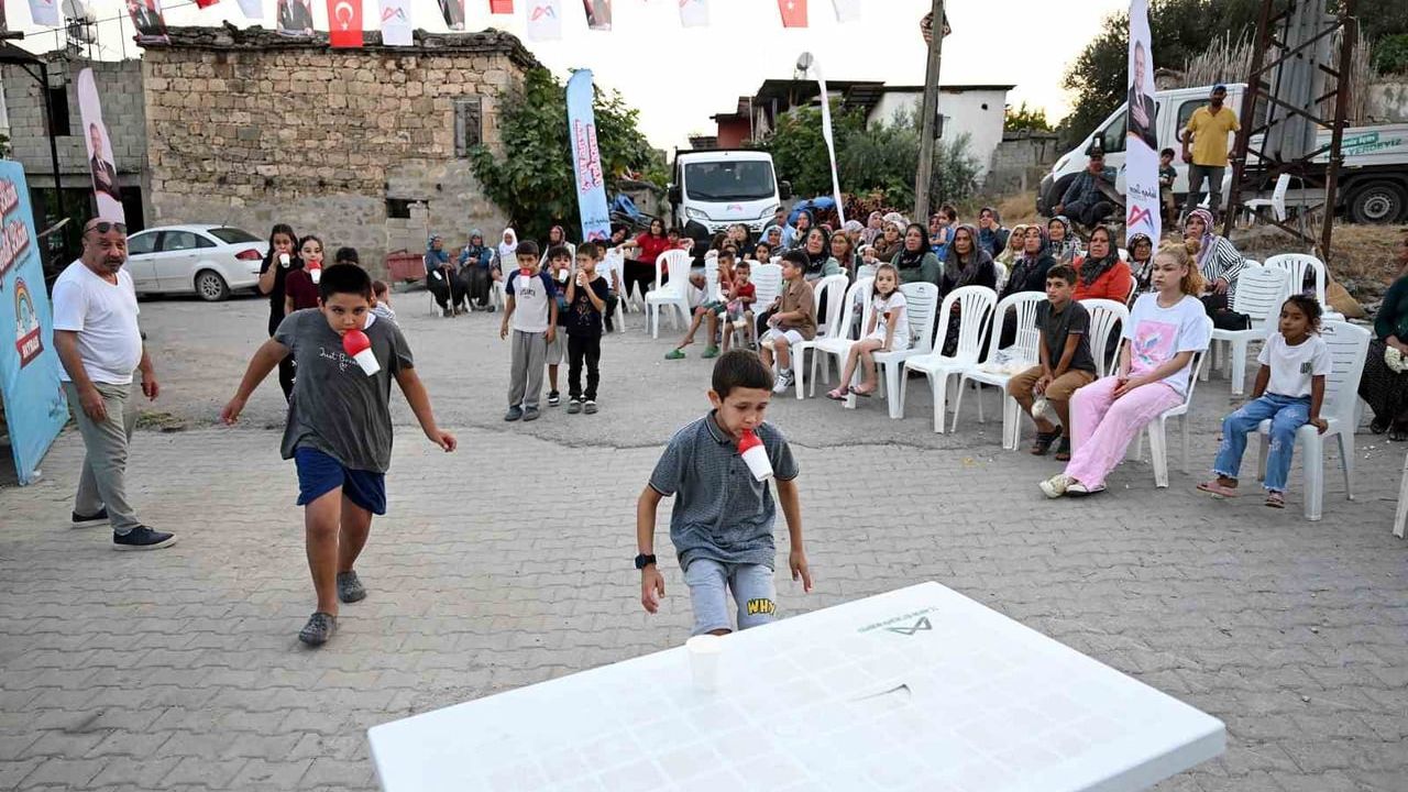 Köy şenliği Tarsus'ta hayat buldu: çocuklar oyunla, mahalle nostaljiyle buluştu