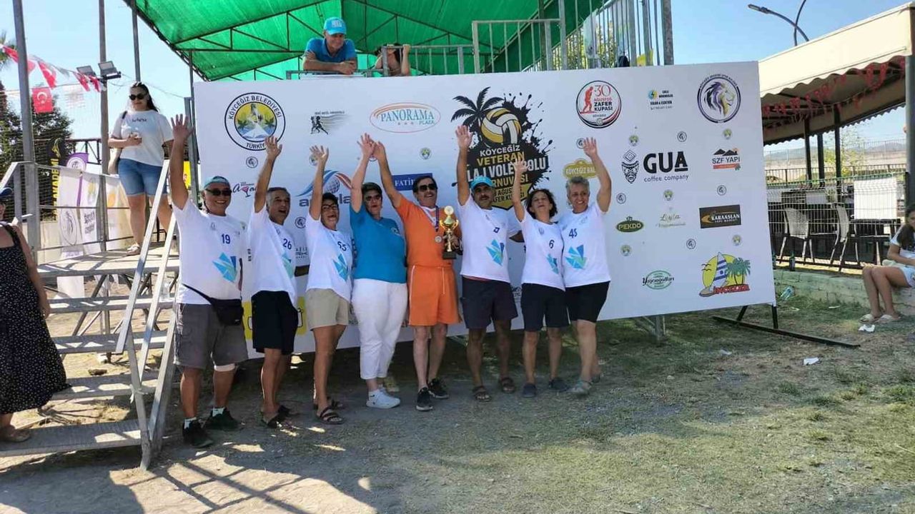 Köyceğiz'de sahada umut: 5. 30 Ağustos Zafer Kupası plaj voleybolu sona erdi