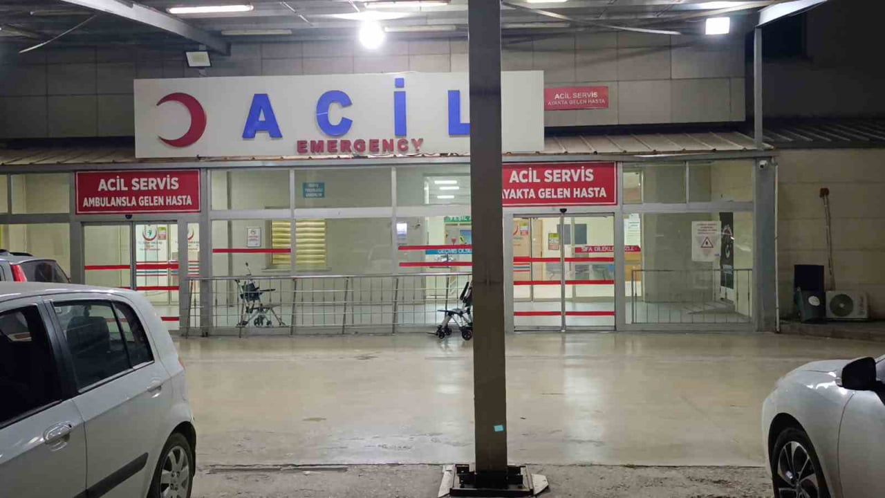 Kozan'da sokak kavgası: genç ağır yaralandı