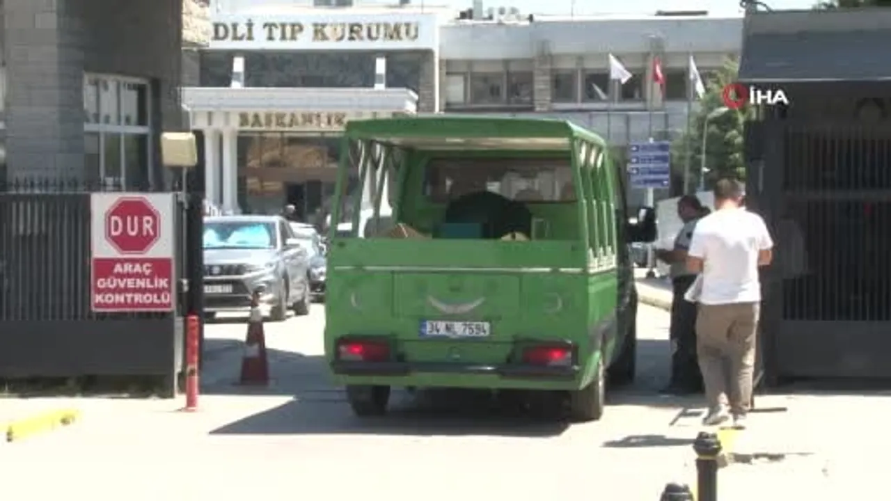 Küçükçekmece'deki trafik kazası sonrası polisin cenazesi ailesine teslim edildi