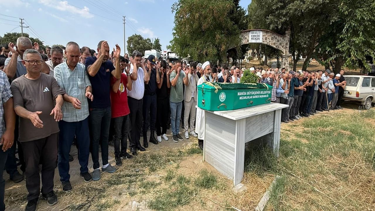 Kula'da acı veda: 13 yaşındaki Fikri Babur dualarla toprağa verildi