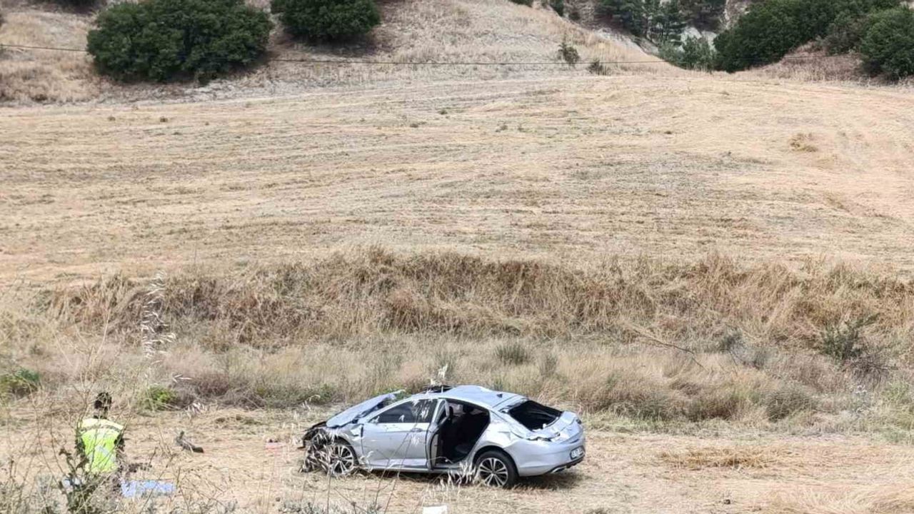 Kula'da rampada kontrolden çıkan otomobil perdeci esnafın yaşamını yitirmesine yol açtı