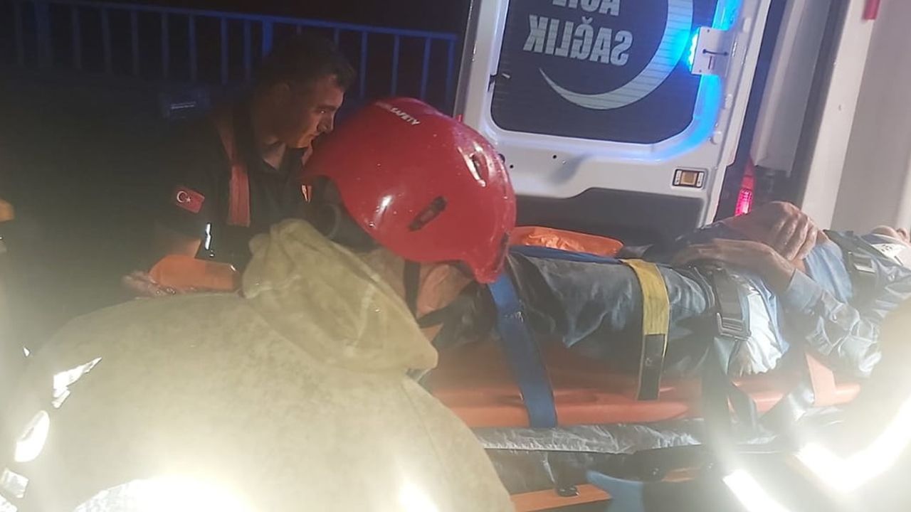 Kula'da yağışın etkisiyle zincirleme çarpışma: yedi kişi yaralandı